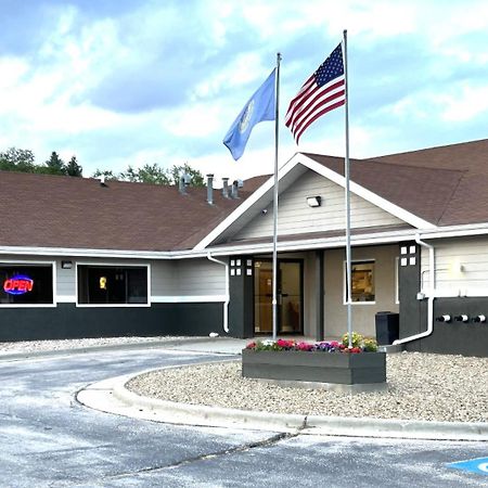 Motel Super 8 By Wyndham Hot Springs Exterior foto